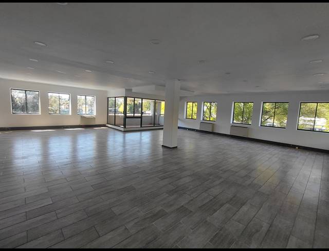 198M² OFFICE TO LET IN BRYANSTON